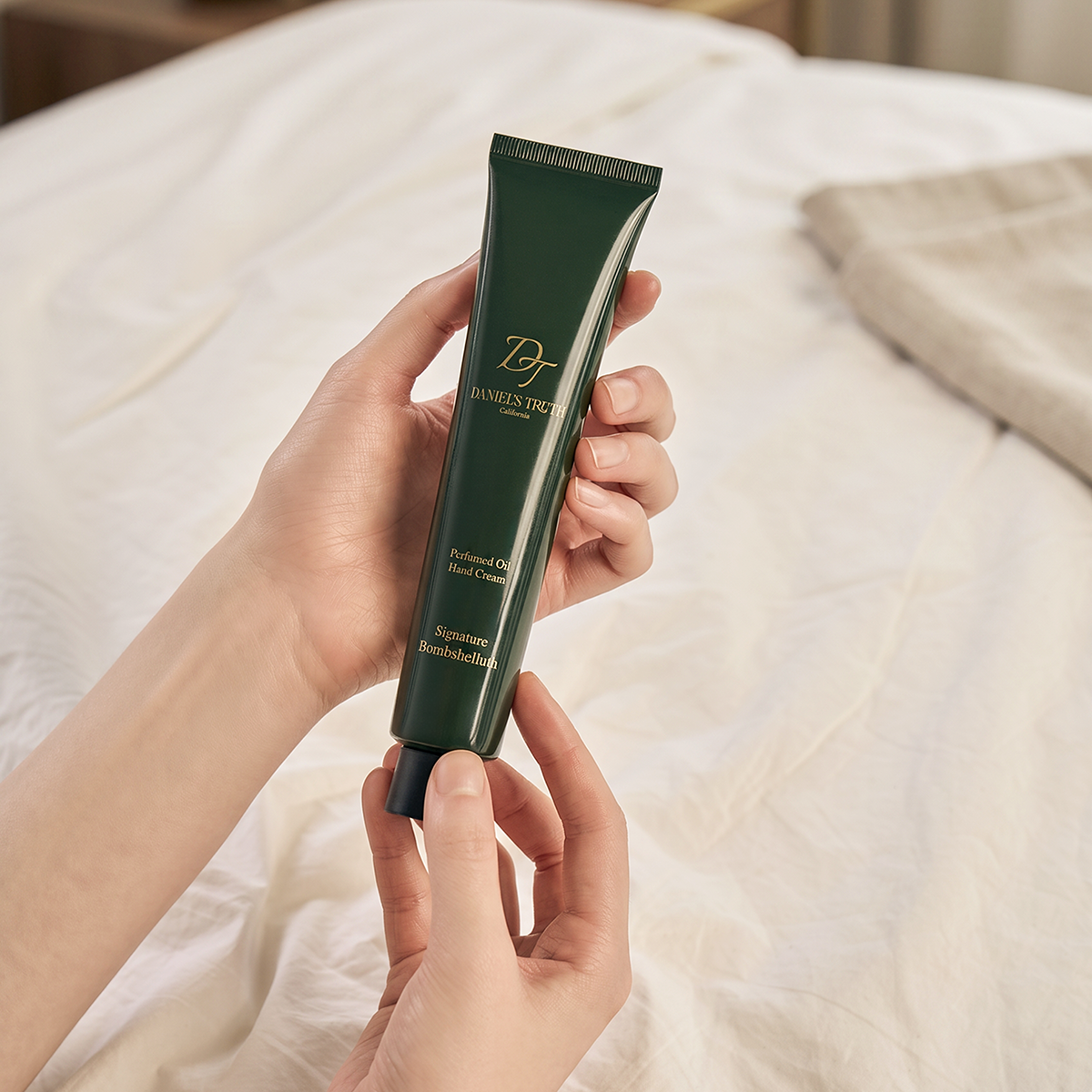 [Perfumed Oil Hand Cream] Signature Bombshelluth 75ml
